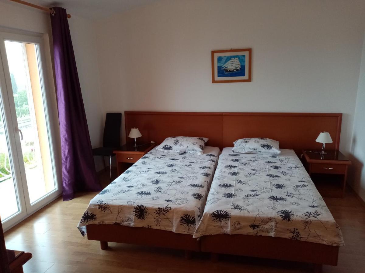 Apartmani Nado Majica Sveti Filip i Jakov Buitenkant foto